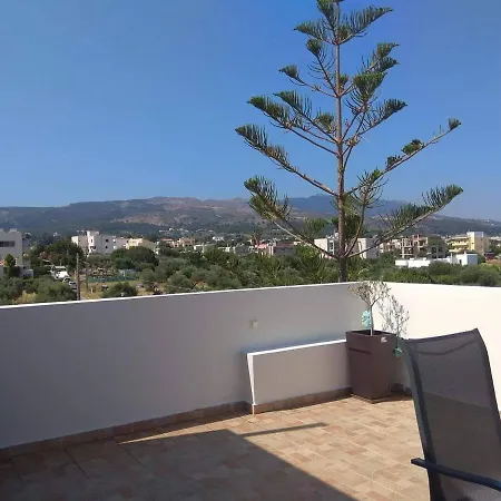 Dinas Studio With Terrace And Wonderful Views アパート *